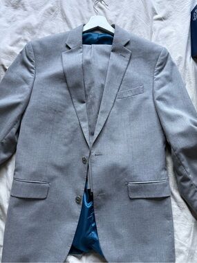 Perry Ellis Light Gray Two-Piece Suit 42L